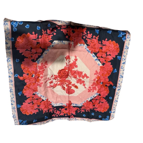 NWT Ann Taylor Women’s 100% Silk Floral Scarf Gift Feminine Elegant - Picture 5 of 6